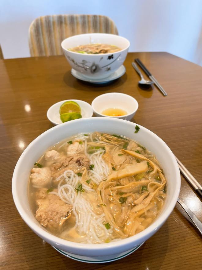 MC truyền hình nấu cơm 2