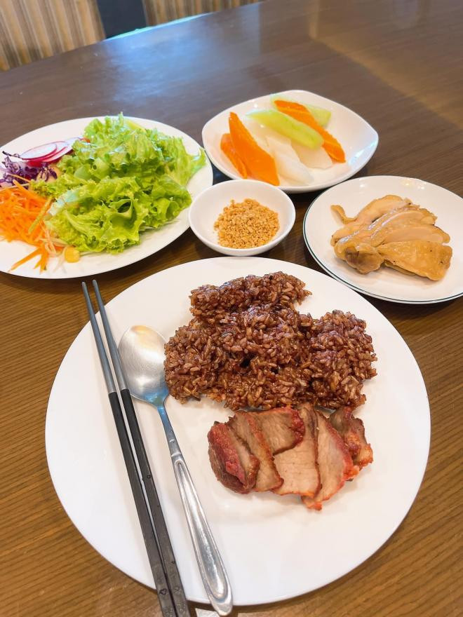 MC truyền hình nấu cơm 4