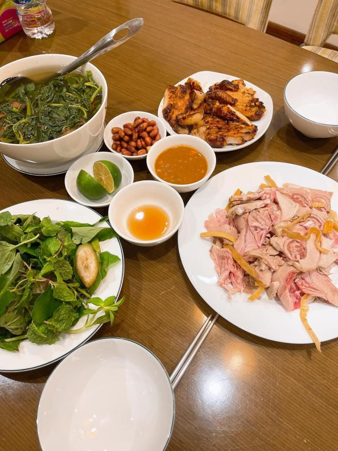 MC truyền hình nấu cơm 5