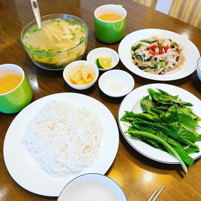 MC truyền hình nấu cơm 8
