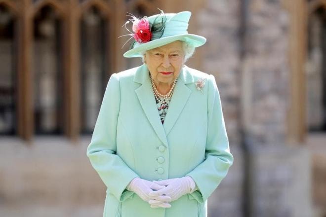  Meghan hạ sinh con gái, đặt tên con theo cả Nữ hoàng Anh và mẹ chồng quá cố Diana, phản ứng của Hoàng gia lạnh lùng hơn tưởng tượng 8