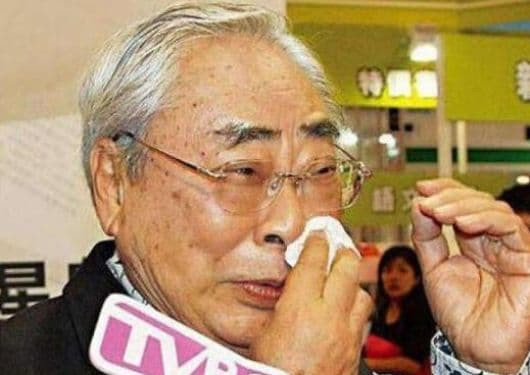 Cô từng là đệ nhất nữ thần thể dục, năm 27 tuổi được cha gả cho một doanh nhân giàu có 78 tuổi để trả nợ, hiện cuộc sống thật bất ngờ 5
