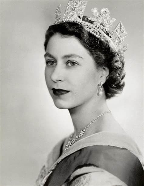 Elizabeth (1).jpg 2 Elizabeth (1).jpg 2