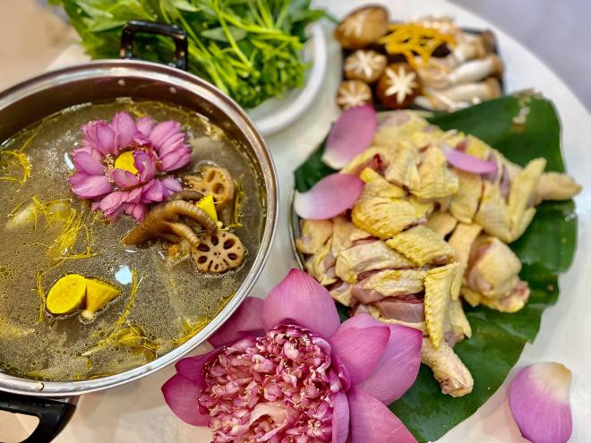 lẩu gà hoa sen 1