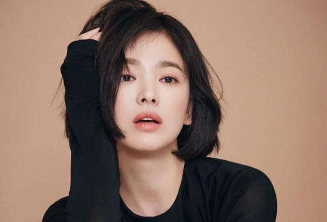 3 lân Song Hye Kyo điêu đứng vì scandal, hình ảnh cúi gập người xin lỗi là vết đen muốn quên đi nhất của sự nghiệp 6 3 lân Song Hye Kyo điêu đứng vì scandal, hình ảnh cúi gập người xin lỗi là vết đen muốn quên đi nhất của sự nghiệp 6