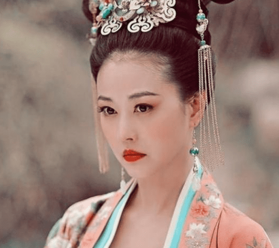 Sao Hoa ngữ lớn tuổi 5