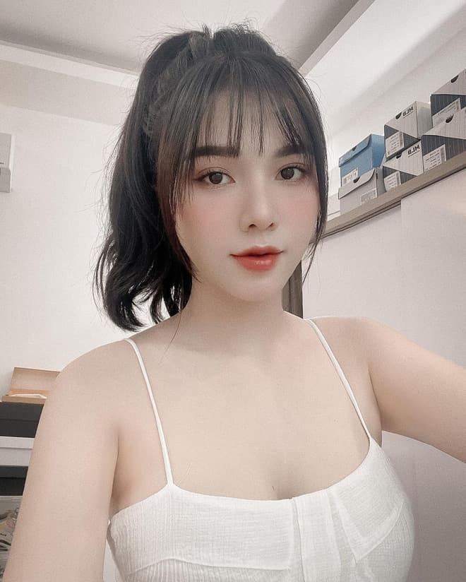 bạn gái Hoàng Đức 2