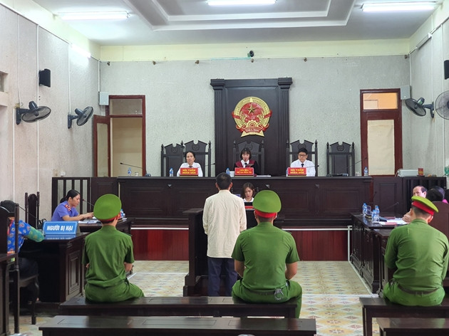 Toàn cảnh phiên tòa xét xử sơ thẩm vụ án bị cáo Hảng Seo Nam.
