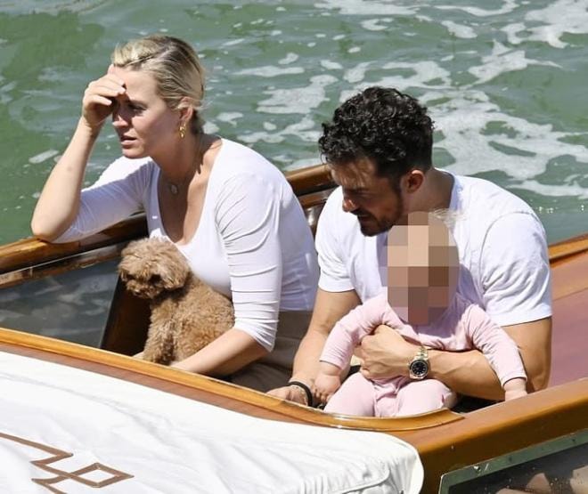 Orlando Bloom và Katy Perry lâu lắm mới đi hẹn hò, nhìn cảnh 'bố mẹ bỉm sữa' ai cũng đồng cảm  0