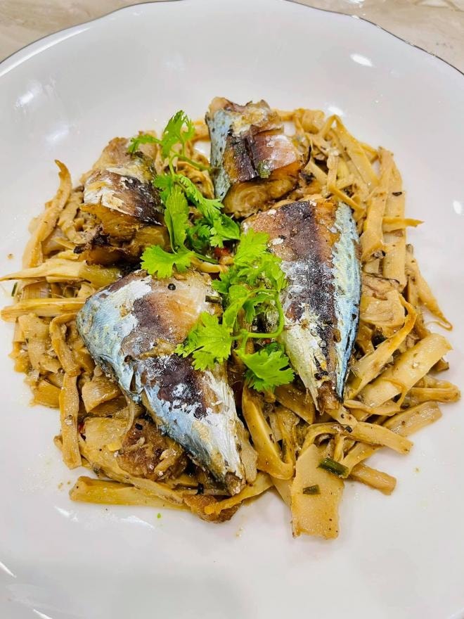 Ngân Khánh nấu ăn  0