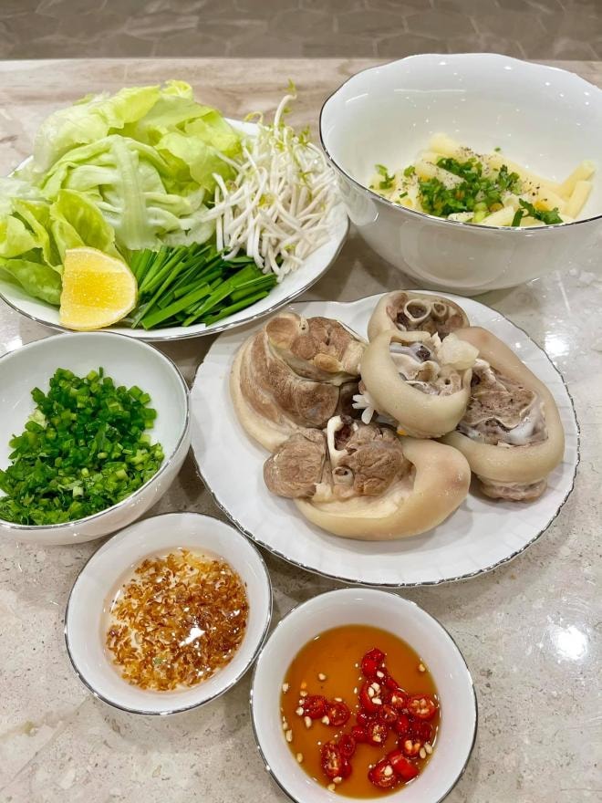 Ngân Khánh nấu ăn  11