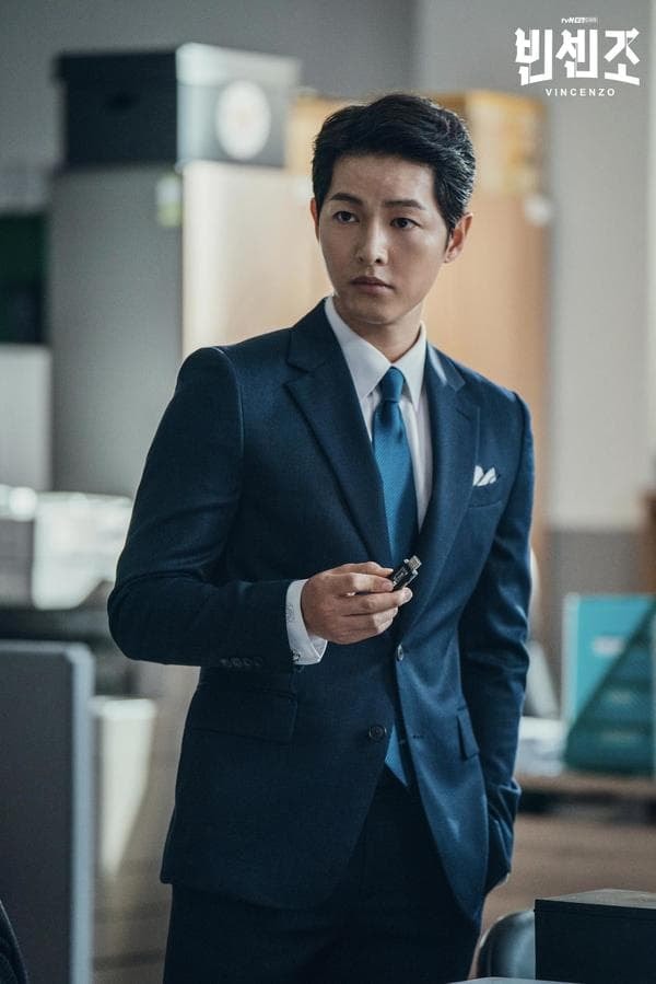5 sao Kbiz IQ cao ngất ngưởng: Kim Tae Hee lẫn Song Joong Ki nhan sắc lẫn học vấn đều khiến dân tình trầm trồ 6 5 sao Kbiz IQ cao ngất ngưởng: Kim Tae Hee lẫn Song Joong Ki nhan sắc lẫn học vấn đều khiến dân tình trầm trồ 6