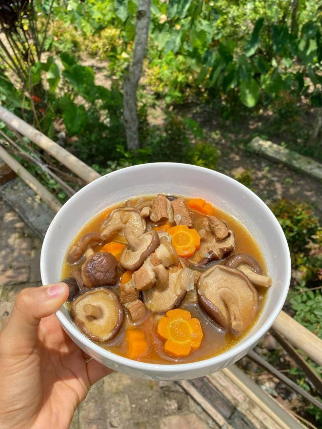 thịt kho nấm hương 0