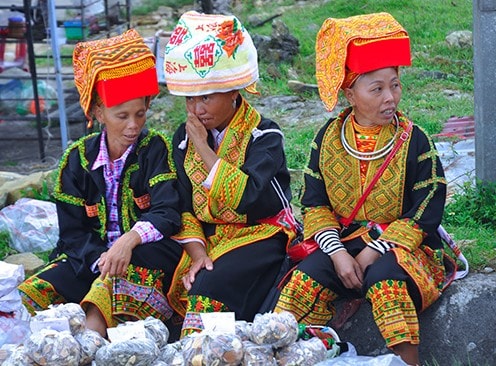 Trang phục truyền thống được người Dao Lô Gang sử dụng mọi lúc, mọi nơi.