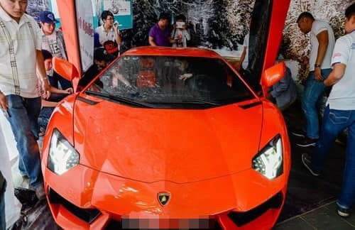 Minh Nhựa khoe siêu xe 4 Minh Nhựa khoe siêu xe 4