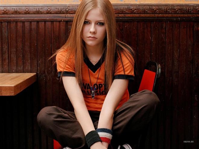  Avril Lavigne vừa đăng TikTok lần đầu có ngay 17 triệu view, nhan sắc U40 trẻ trung như gái 18 khiến dân tình phát sốt  5