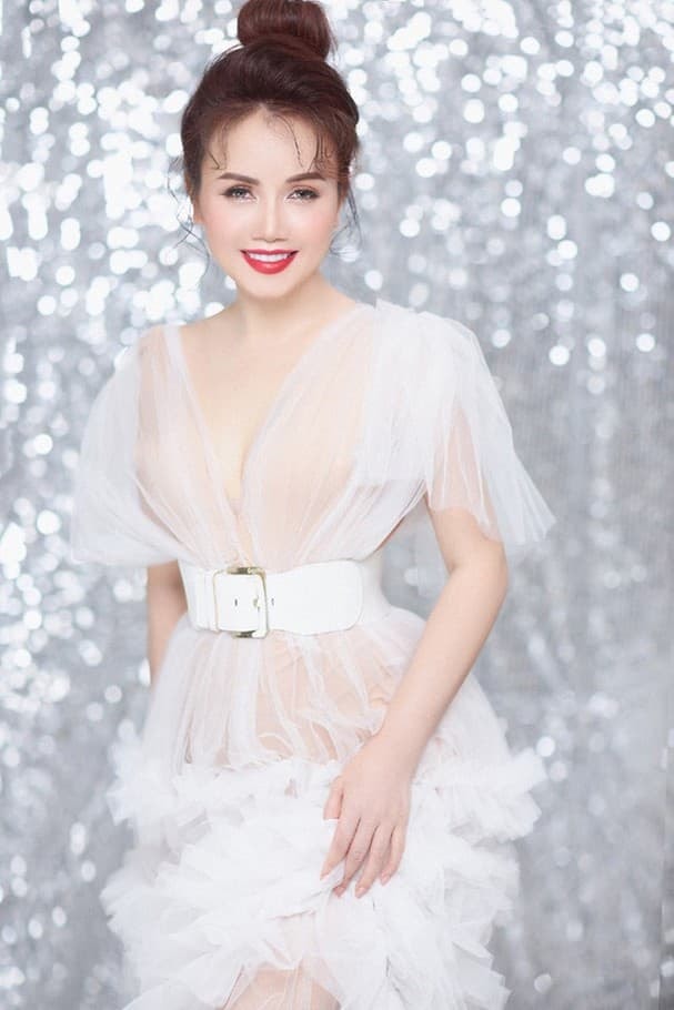 Hoàng Yến sau khi ly hôn  9