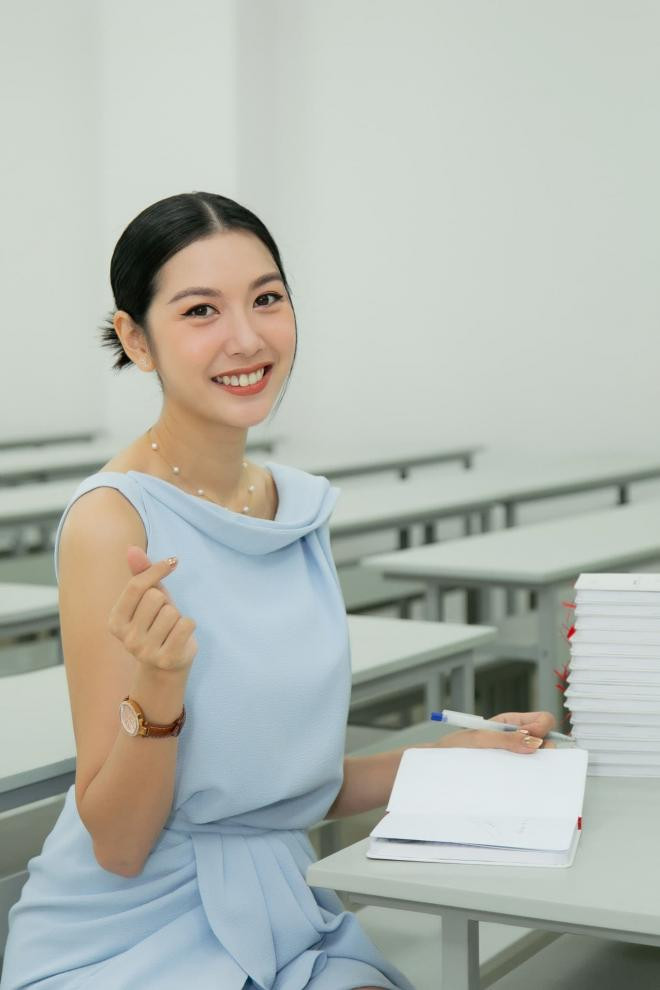 Thúy Vân học online  1