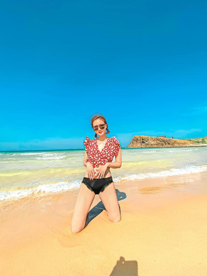 thời trang diễn viên Hương Giang  0