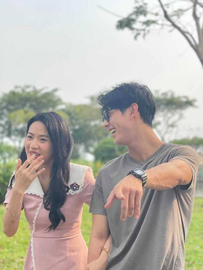 song-luan-dang-anh-tinh-tu-ben-nguoi-yeu-trong-phim-va-khang-dinh-yeu-thi-yeu-fan-22day-thuyen22-moi-tay-2-ngoisaovn-w1000-h1333 4