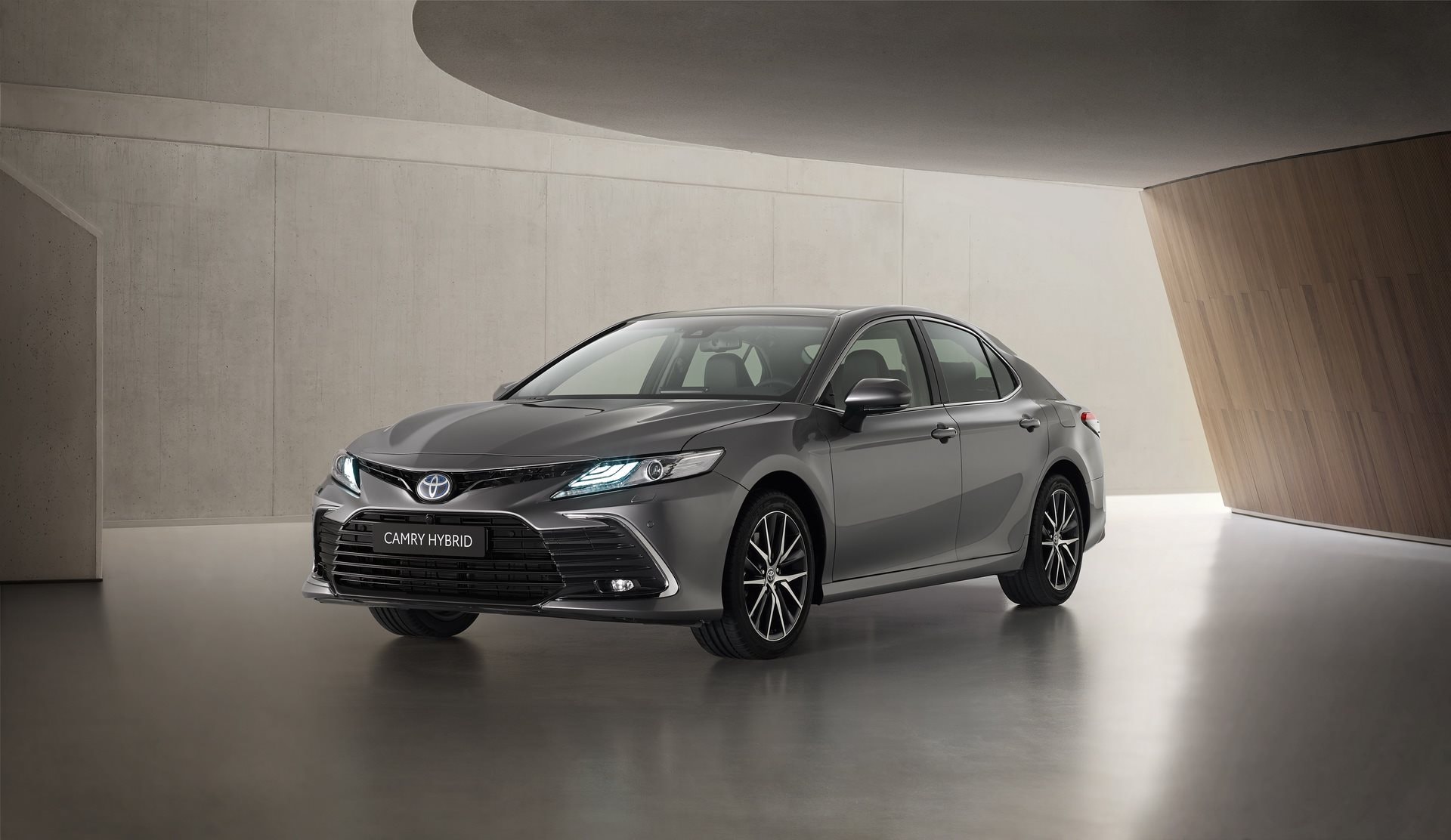 2021-toyota-camry-hybrid-03-14-2623-9222-1606190024.jpg