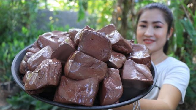 mẹo luộc tiết lợn  1