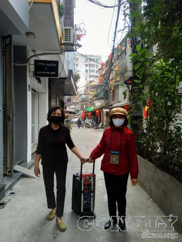 tuyen-truyen-vien-luu-dong-chong-covid-w960-h1280.jpg