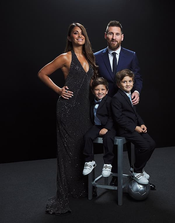 Not Ronaldo's girlfriend, Messi's wife is the 'first lady of the football world' thanks to high fashion sense 3