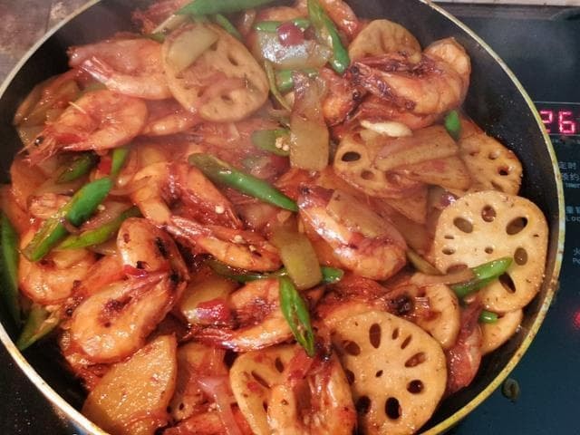 Tôm xào củ sen khoai tây 9