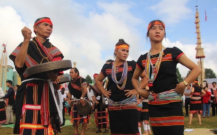 Công chiêng có vai trò quan trọng trong đời sống tinh thần của người Giẻ Triêng.