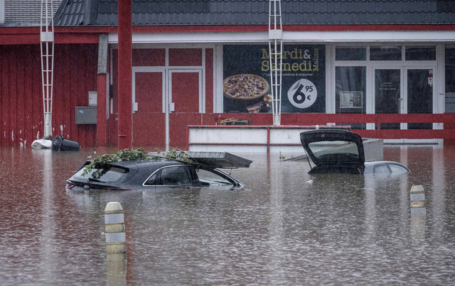 Ít nhất 60 người tử vong và hơn 70 người mất tích sau đợt mưa lớn chưa từng thấy ở Đức và Bỉ - Ảnh 2.