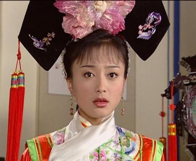 'Phú Sát' Tần Lam khoe ảnh sinh nhật 42 tuổi mà như gái 24, còn chụp ảnh với 6 'Kim Thành Vũ' như fangirl cuồng nhiệt 17