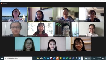 2. Phiên bảo vệ khóa luận của Khoa Ngoại ngữ pháp lý diễn ra trong không khí thoải mái, gần gũi.jpg