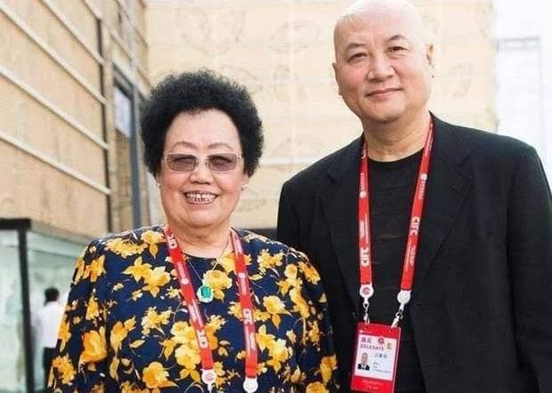 Là hậu duệ của nhà Thanh, bà có giá trị cả trăm nghìn tỷ nhưng chỉ yêu hai thứ trong đời: Đàn hương đỏ và 'Đường Tăng' 4