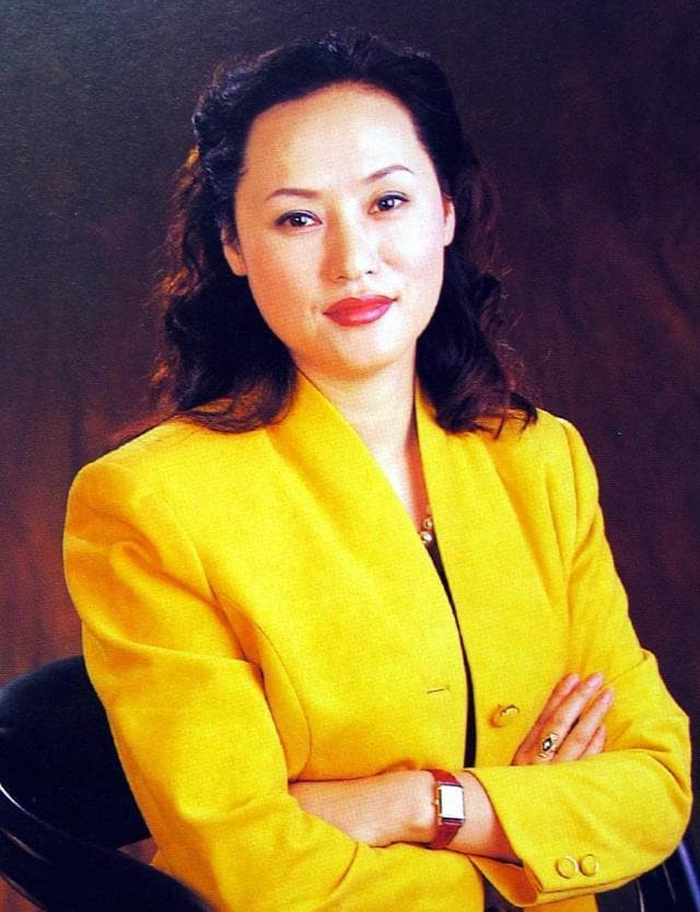 Là hậu duệ của nhà Thanh, bà có giá trị cả trăm nghìn tỷ nhưng chỉ yêu hai thứ trong đời: Đàn hương đỏ và 'Đường Tăng' 1