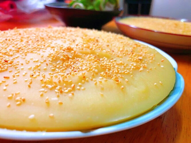 Chè kho được thưởng thức trên đĩa không giống các loại chè khác.