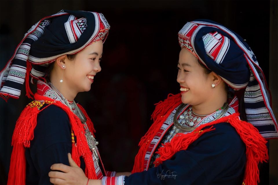 Tác phẩm “Nụ cười thiếu nữ Dao” (Ảnh: Nguyễn Sơn Tùng).