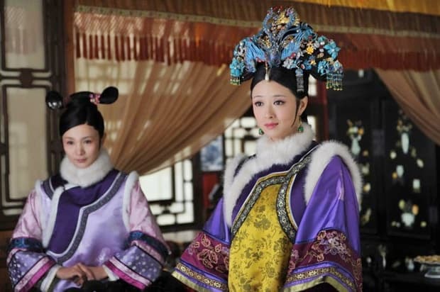 Khi quay Chân Hoàn truyện, vua Ung Chính đã tự thêm chi tiết về vòng ba của Hoa phi, nàng giật mình nhưng điều đó lại trở thành kinh điển 4