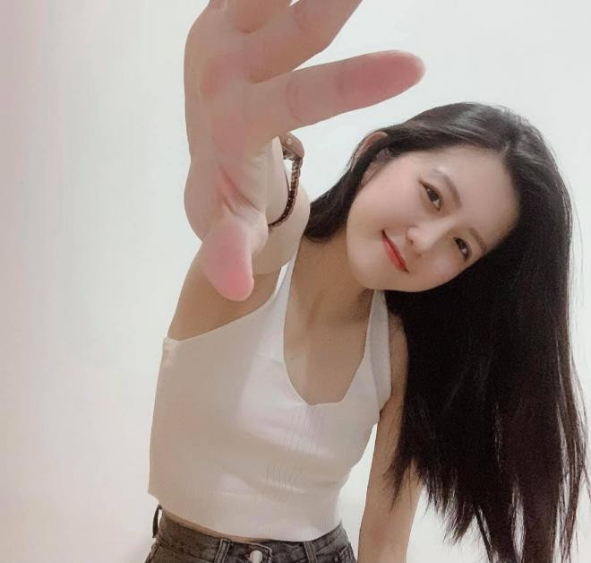 Song Luân em gái 2