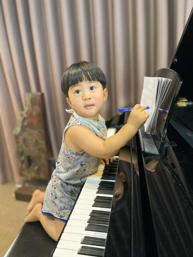 Bản tin sao Việt ngày 30/7 0