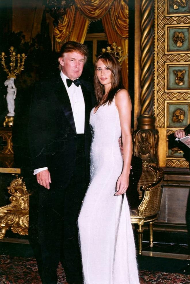 Cận cảnh biệt thự nguy nga nơi Donald Trump ở sau khi rời Nhà Trắng, riêng phòng khieu vũ cũng được dát 7 triệu đô vàng lá 14