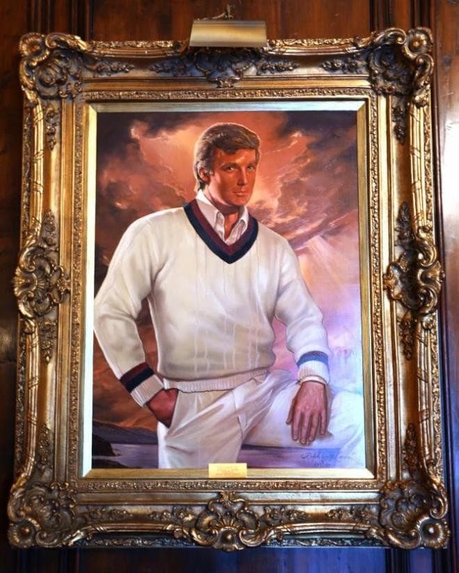 Cận cảnh biệt thự nguy nga nơi Donald Trump ở sau khi rời Nhà Trắng, riêng phòng khieu vũ cũng được dát 7 triệu đô vàng lá 5