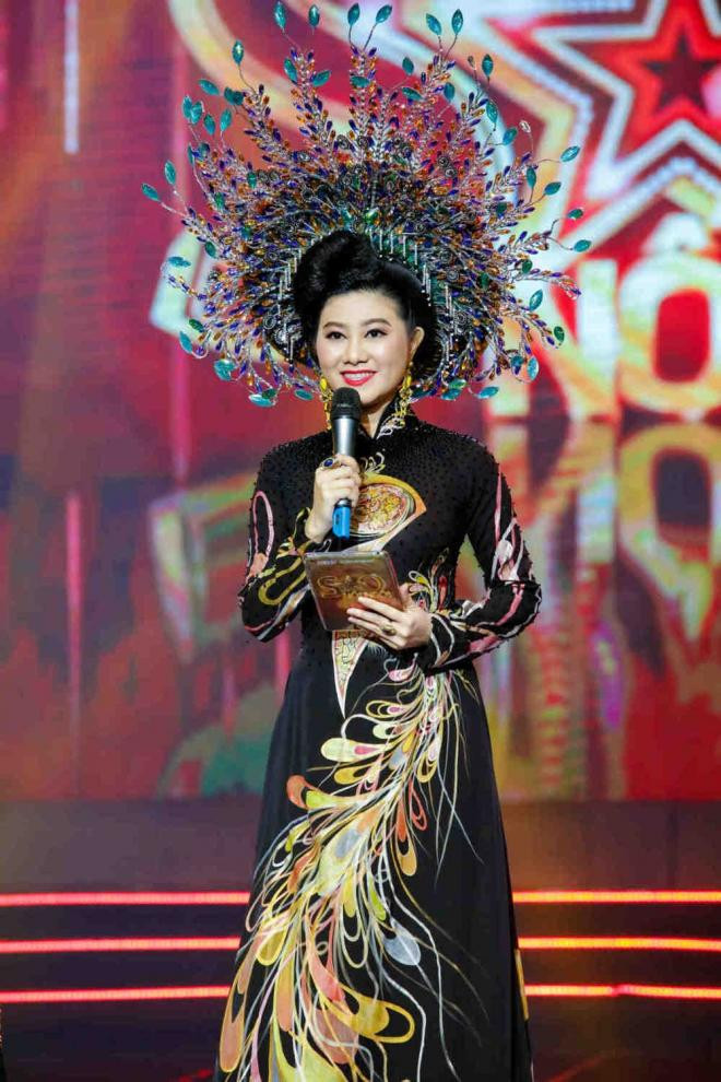 -my-nhan-hau-due-doi-thu-5-nuc-tieng-cua-doan-tuong-co-bau-thang-minh-to-gio-ra-sao-o-tuoi-40--ngoisaovn-w1000-h1500 12