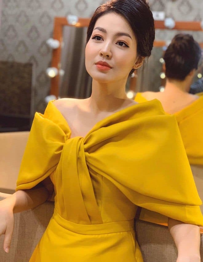 Nhan sắc cực xinh của MC Hồng Nhung dù đã 2 con, được đồng nghiệp và khán giả vote 'rần rần' tại VTV Awards 12