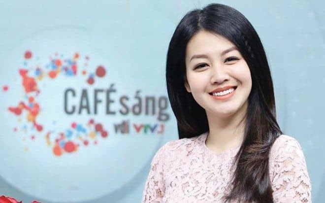 Nhan sắc cực xinh của MC Hồng Nhung dù đã 2 con, được đồng nghiệp và khán giả vote 'rần rần' tại VTV Awards 2