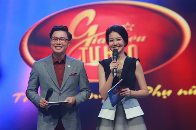 Nhan sắc cực xinh của MC Hồng Nhung dù đã 2 con, được đồng nghiệp và khán giả vote 'rần rần' tại VTV Awards 0