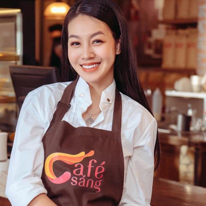 Nhan sắc cực xinh của MC Hồng Nhung dù đã 2 con, được đồng nghiệp và khán giả vote 'rần rần' tại VTV Awards 4