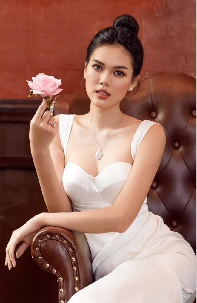 ban-sao-ngoc-trinh-xuong-toc-di-tu-vi-ban-trai-cau-thu-ngoai-tinh-2bbb964e-ngoisaovn-w1000-h1537 6