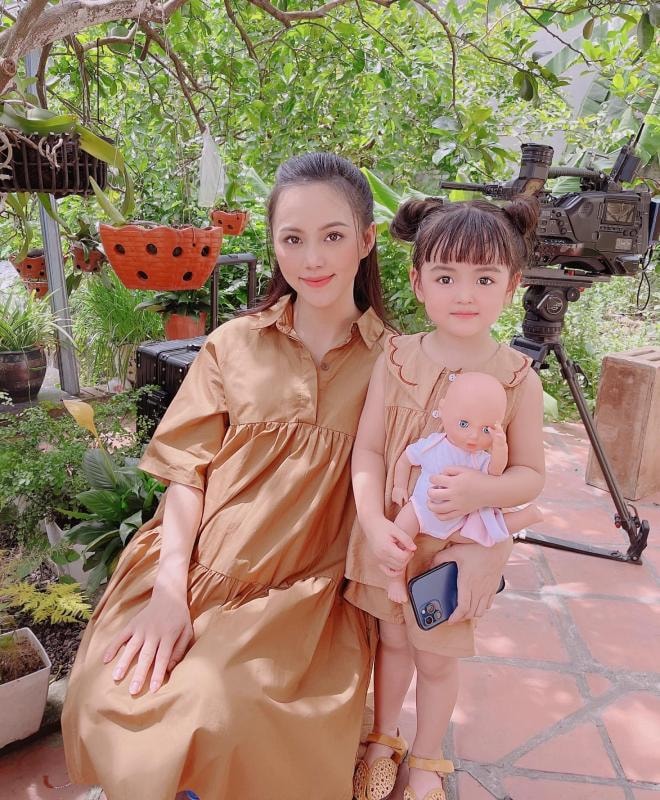 diễn viên bà Sa thời trẻ 0