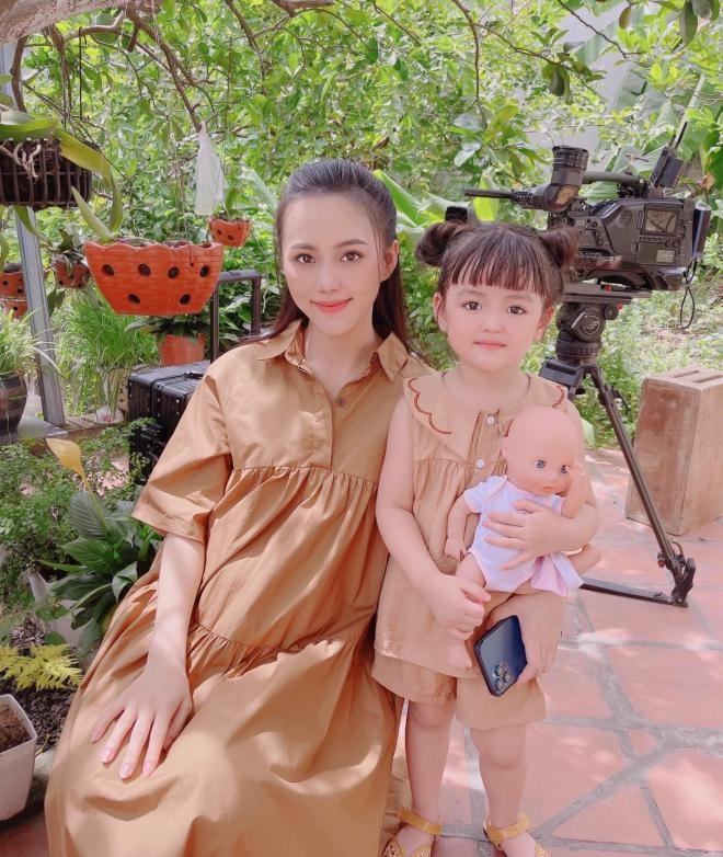 diễn viên bà Sa thời trẻ 1